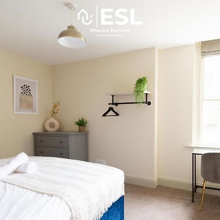Shrewsbury Square: Central Two-Bedroom Apartment Exterior photo