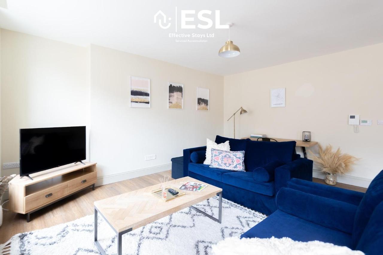 Shrewsbury Square: Central Two-Bedroom Apartment Exterior photo