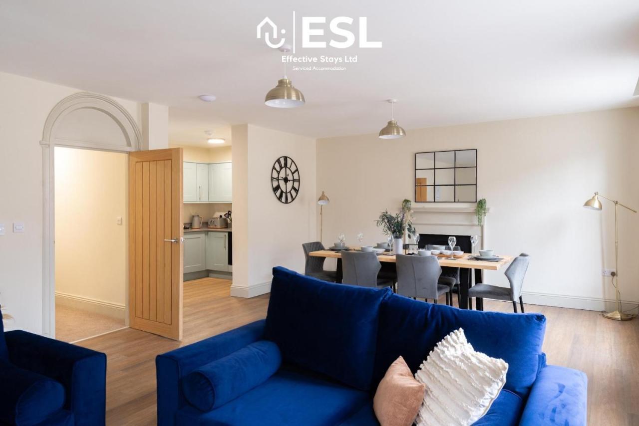 Shrewsbury Square: Central Two-Bedroom Apartment Exterior photo