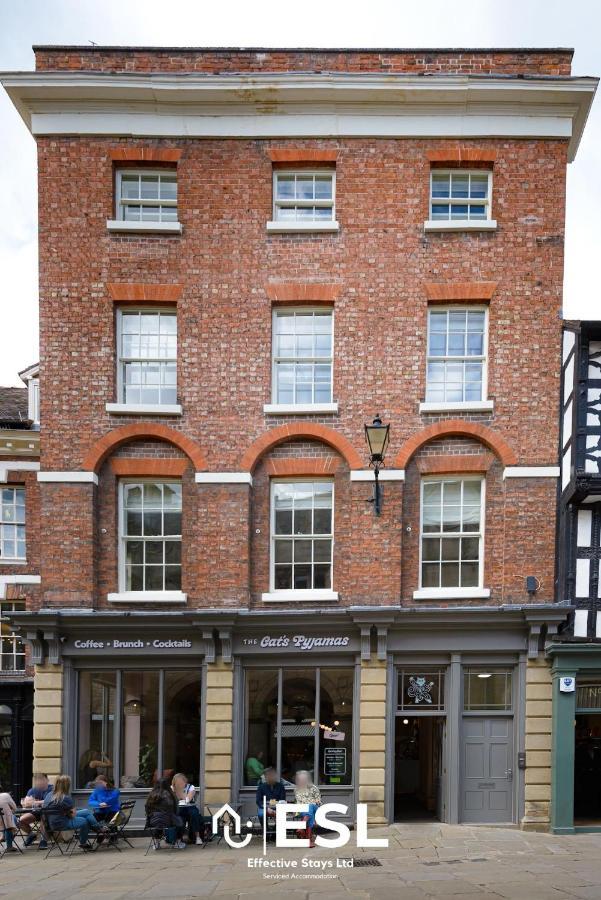 Shrewsbury Square: Central Two-Bedroom Apartment Exterior photo